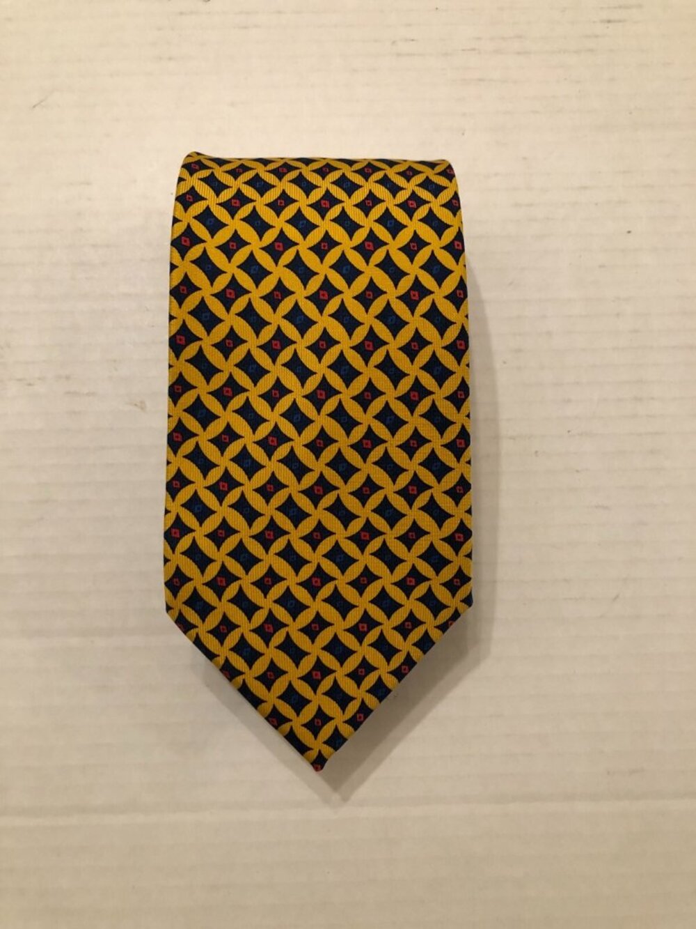 burberry men's new 100%silk tie 3 3/4" X 58" made in england